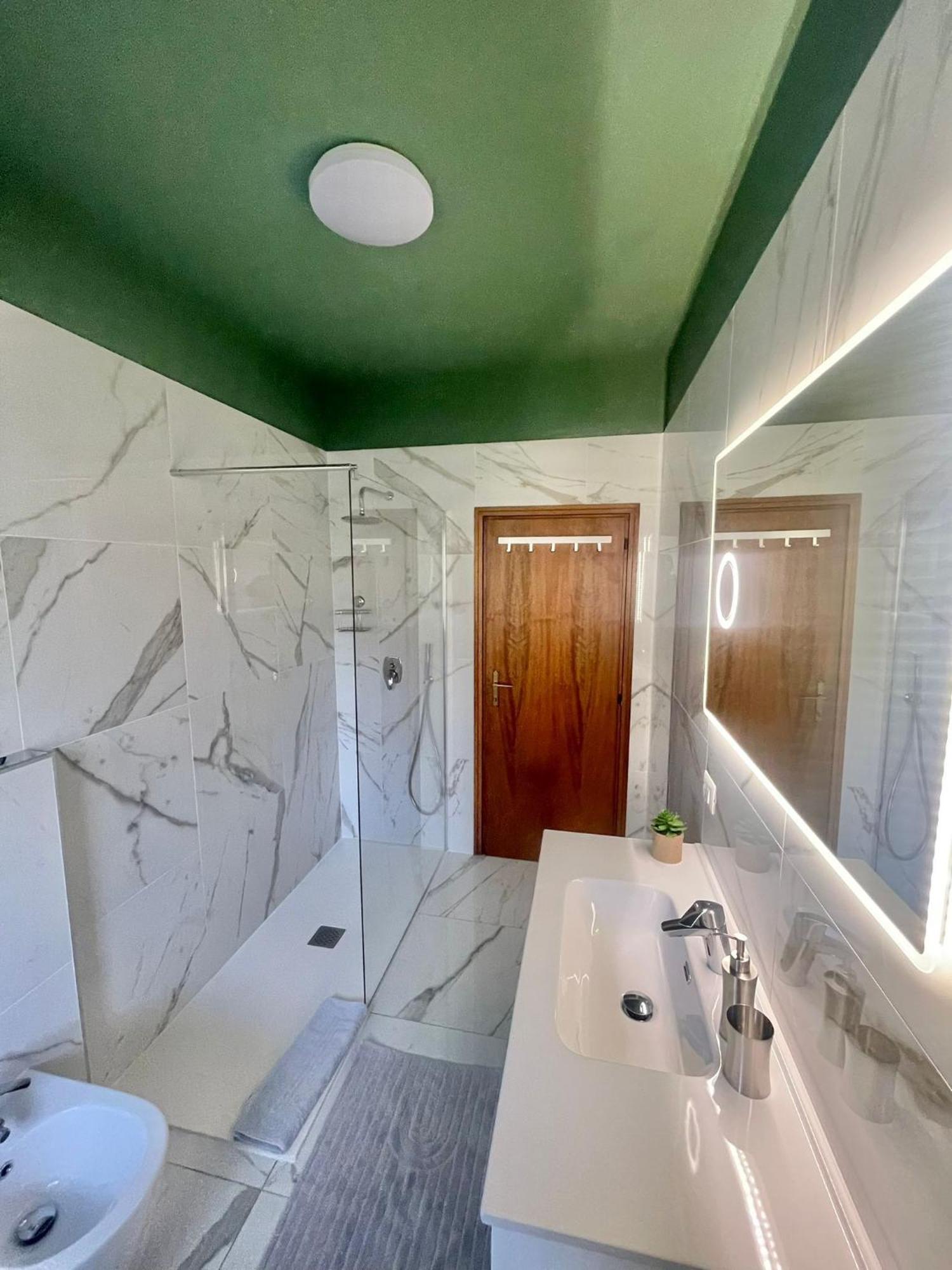 Residenza Xxx Aprile Apartment Merano Bagian luar foto