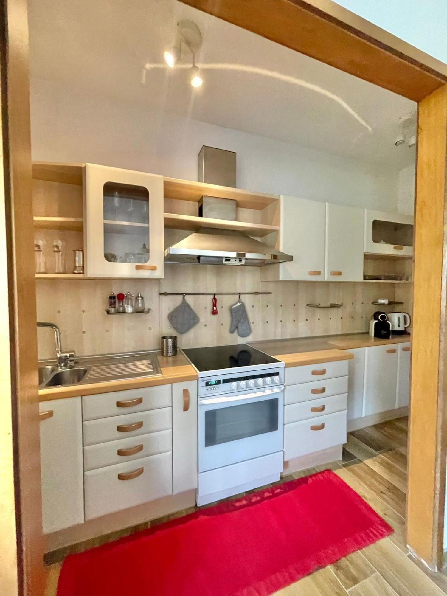 Residenza Xxx Aprile Apartment Merano Bagian luar foto