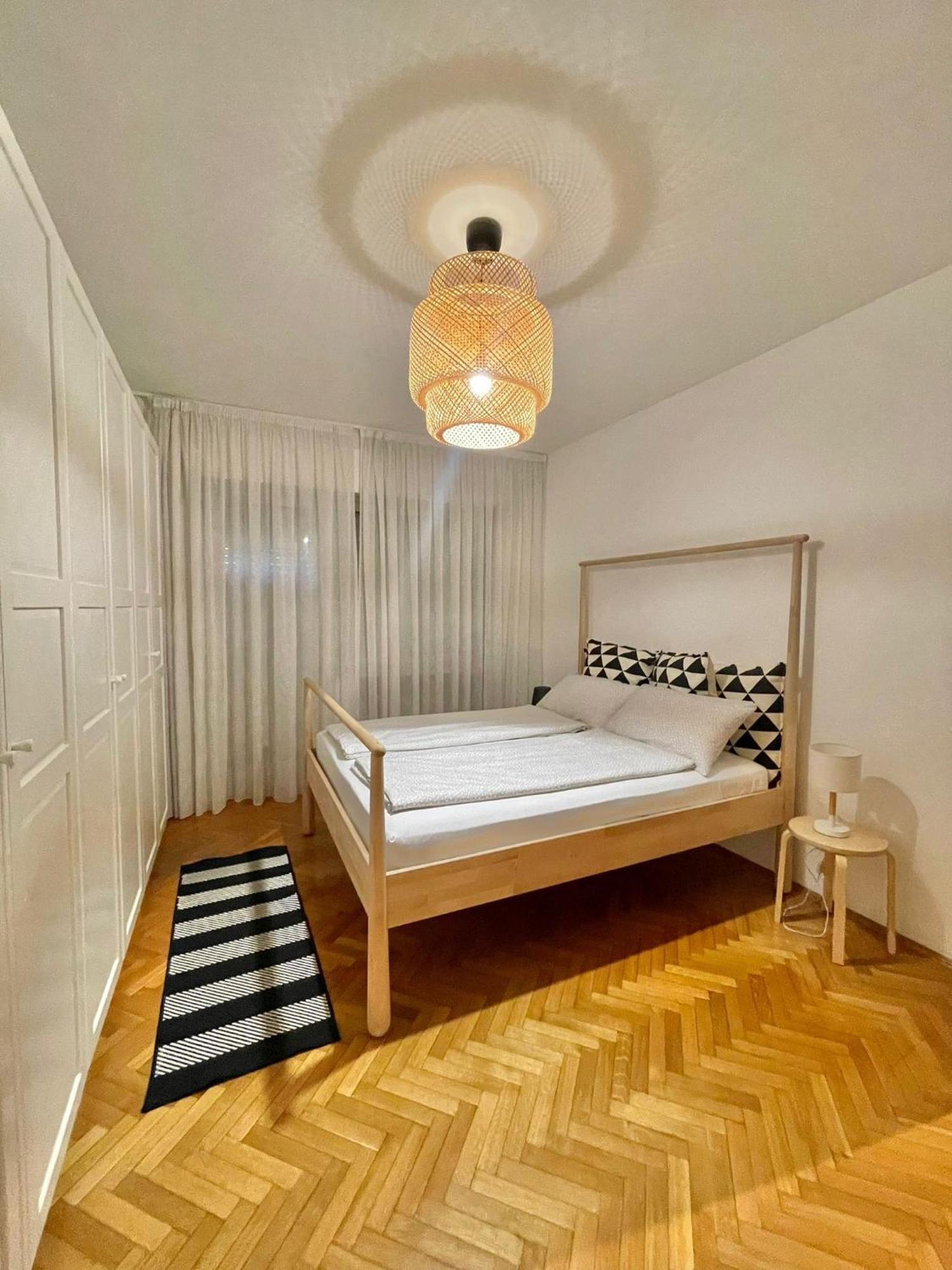 Residenza Xxx Aprile Apartment Merano Bagian luar foto
